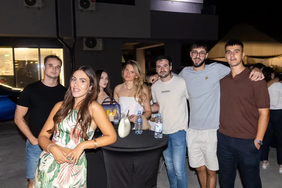 Guests at the Pozitiva Bar opening, photo 7