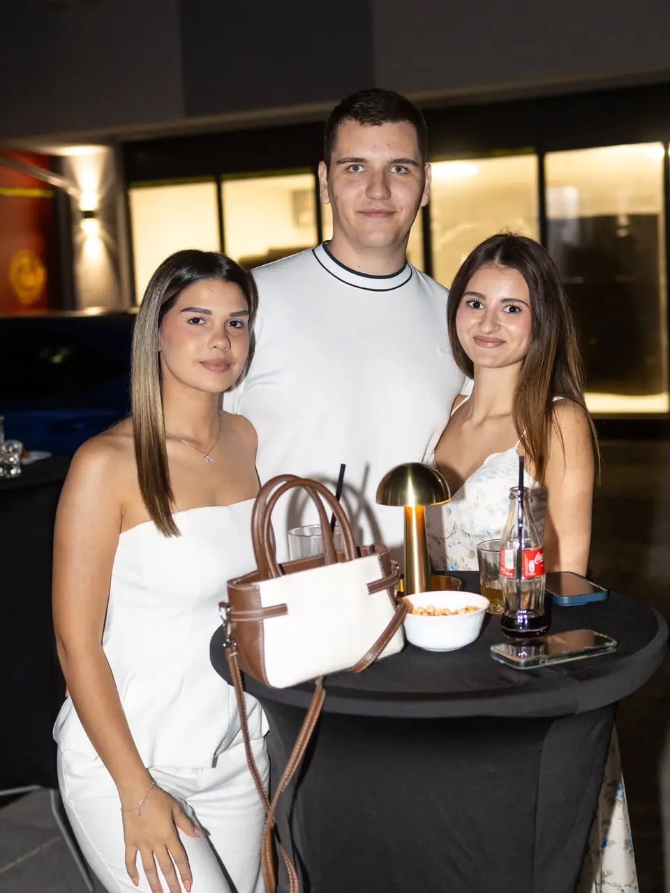 Guests at the Pozitiva Bar opening, photo 2